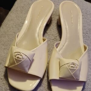 Chic Cream Mules with Bow Detail